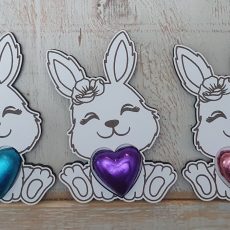 EASTER RABBITS WITH HEART CHOCOLATE